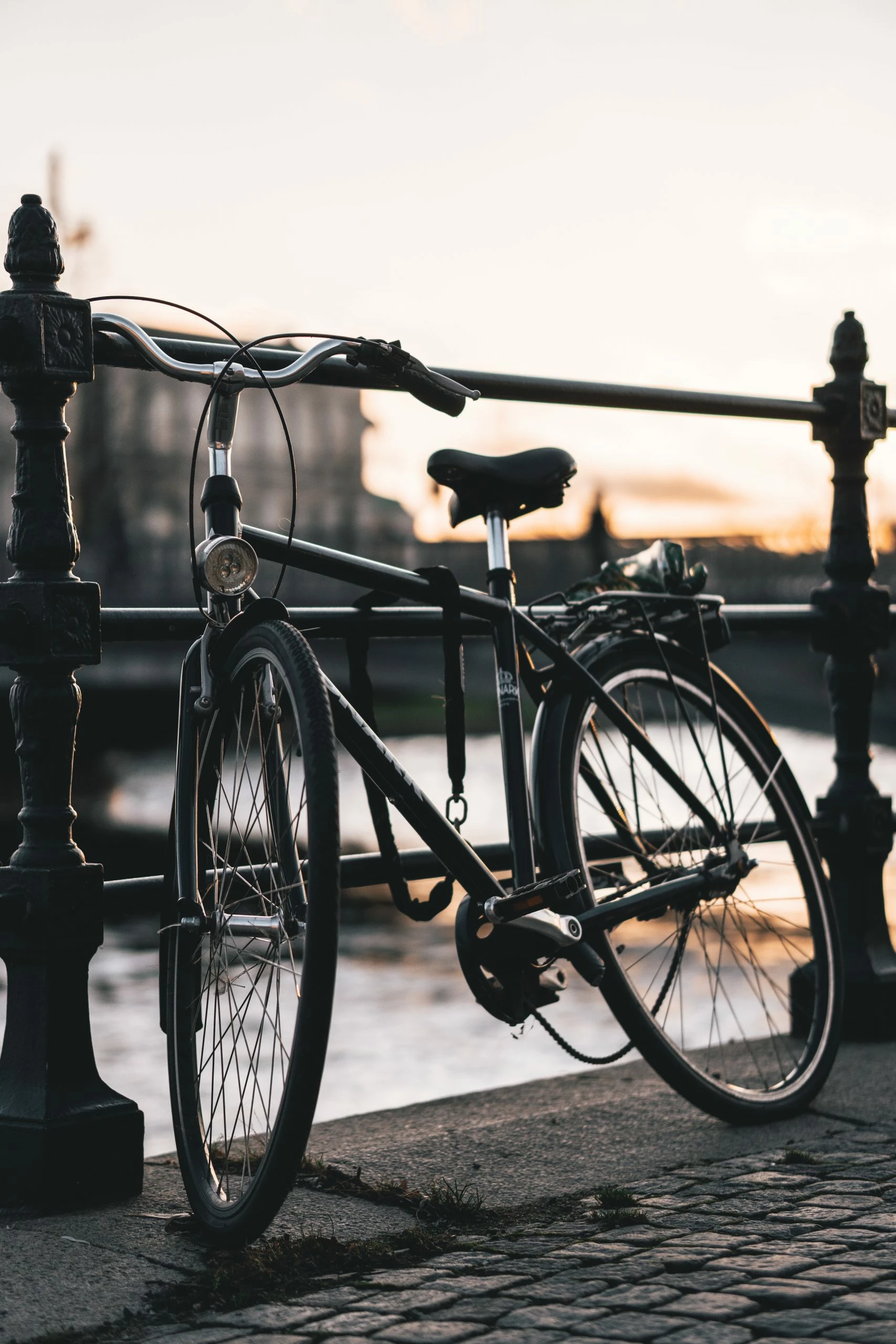 Page de garde -magasin de vélo andreas forsberg sc2IMVd7nio unsplash scaled